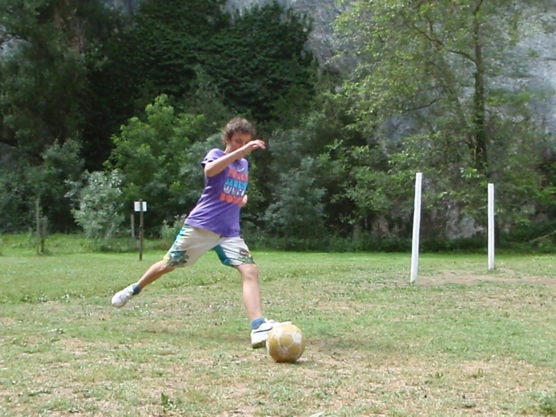 Village Camps International Summer Camp Ard&egrave;che, France 2019-07-26 https://www.villagecamps.com/journals_admin/images/77-23-Football 4.jpg